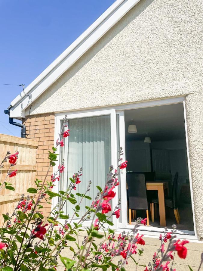 Lovely Bungalow Close To Beach Villa Prestatyn Exterior foto